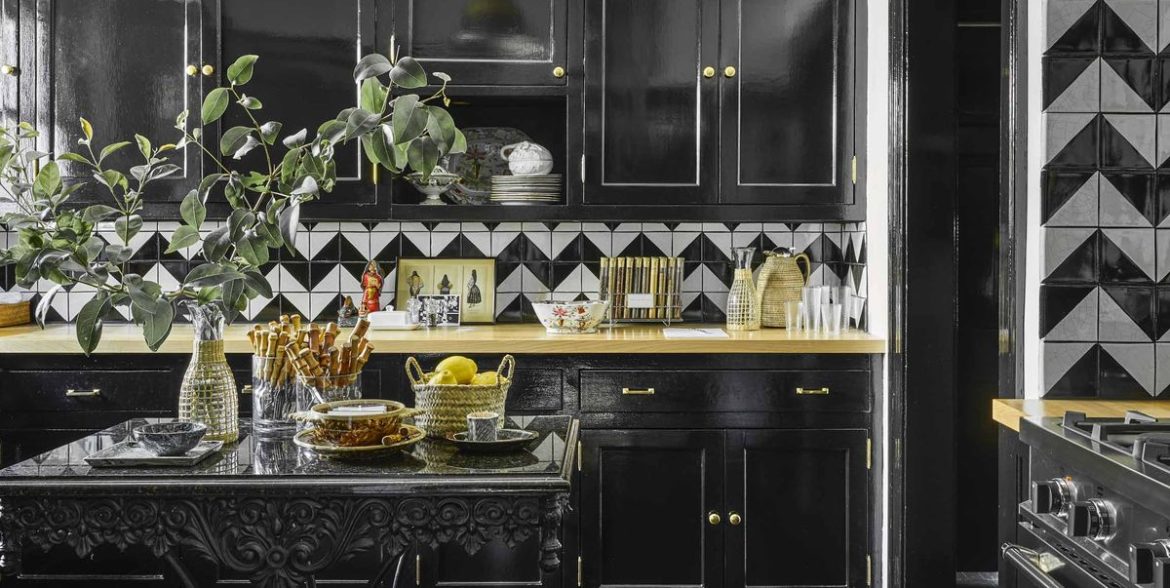 21 Sparkling White Kitchen Backsplash Ideas