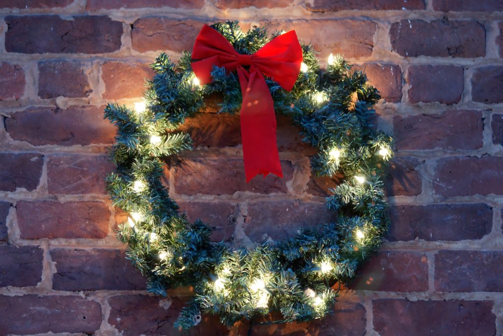 How to Hang a Wreath on Brick Wall Complete Guide DormyHome